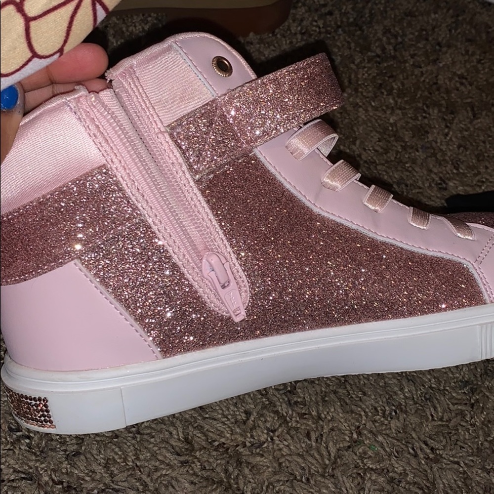 Meet your Posher, Zaniya